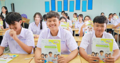 คณะผู้บริหาร ตรวจเยี่ยมและให้กำลังใจครูและนักเรียนในการเรียนปรับพื้นฐาน