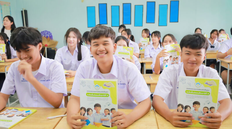 คณะผู้บริหาร ตรวจเยี่ยมและให้กำลังใจครูและนักเรียนในการเรียนปรับพื้นฐาน
