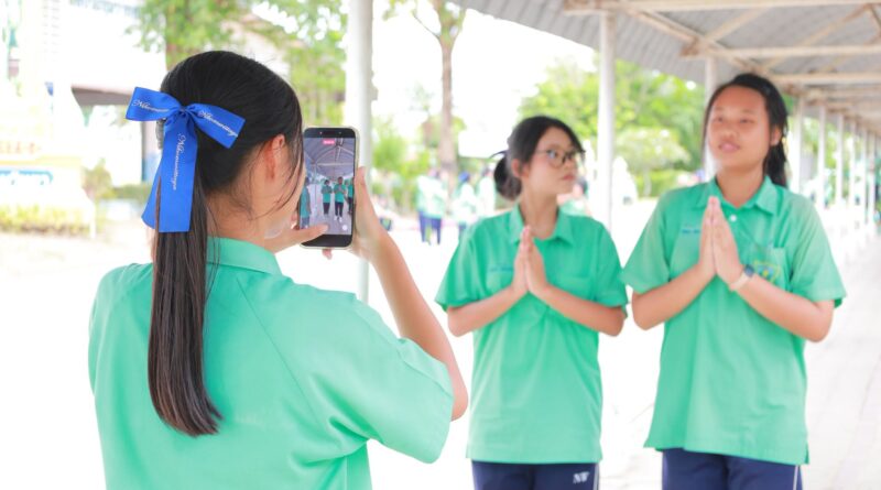 โครงการ”การรู้เท่าทันสื่อและการผลิตวิดีโอสั้นบนแพลตฟอร์มสังคมออนไลน์สำหรับเยาวชน”
