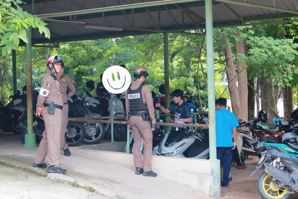 การตรวจค้นสิ่งของต้องห้าม อาวุธ และสุ่มตรวจกระเป๋านักเรียนตาม 9 มาตรการ ยกระดับความปลอดภัยสถานศึกษาของกระทรวงศึกษาธิการ